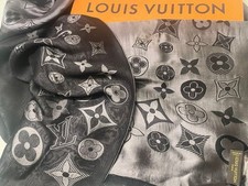 Louis Vuitton stola nera misto