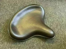 Sedile in pelle nera per moto