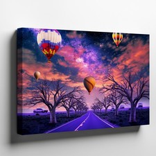 In un paesaggio surreale, una