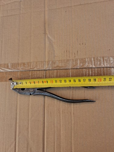 Pinza dotazione attrezzi auto