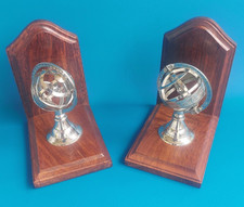 FERMALIBRI IN LEGNO ED OTTONE ROYAL SHEFFIELD CON SFERA ARMILLARE ZODIACALE