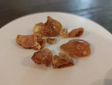 Ambra grezza originale del Mar Baltico Misto 35 Carati Totali