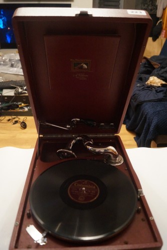 Antique his masters voice 102 - masters,