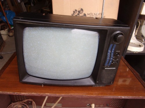 Petite télévision vintage - tv,