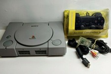 PLAYSTATION 1  FUNZIONANTE COMPLETA DI ACCESSORI PS1 SONY PAL