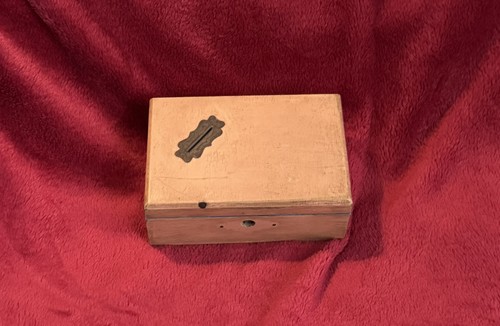 Salvadanaio antico legno - in,