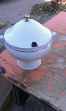 ANTICA ZUPPIERA BIANCA IN PORCELLANA IL POMELLO DEL COPERCHIO NON E' SUO