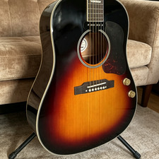 Acoustic Guitar Vintage