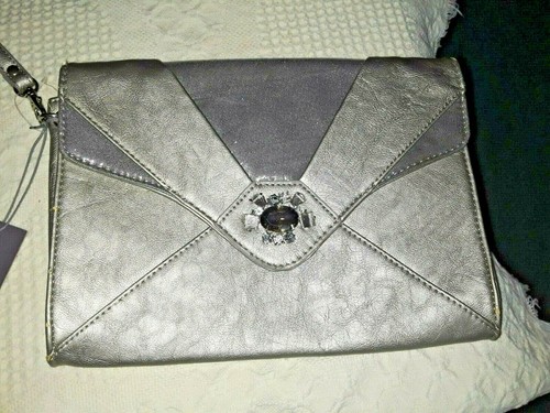 Nuovissimo con etichette - , $80