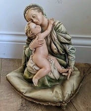 Scultura porcellana firmata Antonio Borsato Madonna col Bambino Italia danni minori