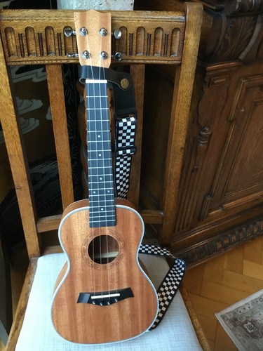 Ukulele formato concerto