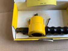 tornitore nibbler funziona fuori trapano taglierina lamiera