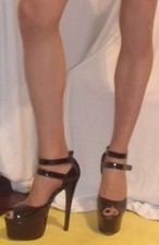 Sandali vernice con doppio cinturino