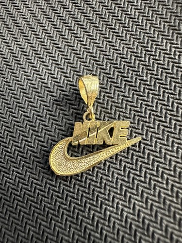 Collana con ciondolo nike - con,