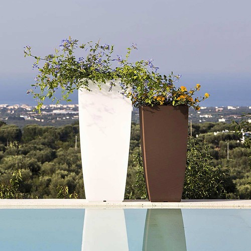 Vaso resina alto - alto, moderno