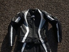 Arlen Ness tuta in pelle