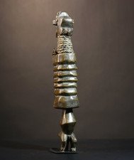 Statua in legno africano