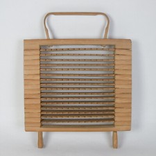 Q981 VECCHIA PICCOLA GRATTUGGIA GRATTUGIA DA CUCINA IN LEGNO VINTAGE 