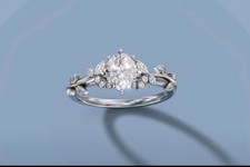 Anello ovale in moissanite con