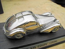 MODELLINO AUTO  BUGATTI 57 S