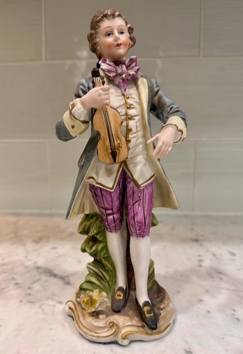 Statuina violinista porcellana