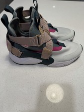 Nike Air Huarache City Mid Top