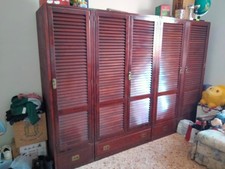 armadi in legno massiccio