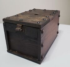 Antica scatola per monete