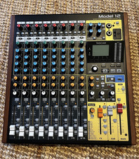 Mixer TASCAM modello 12 con