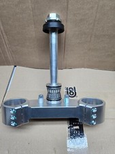 Piastra forcelle inferiore per