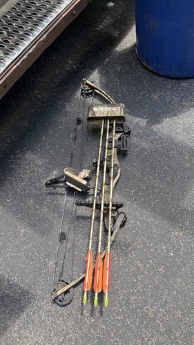 Hoyt usa compound bow - bow, with