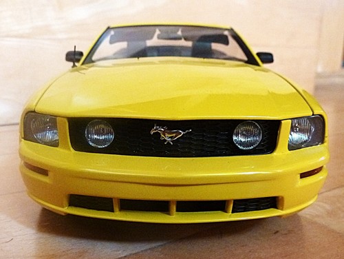 Autoart giallo ford mustang - autoart,