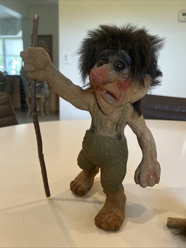 Rare nyform troll 122 - rare, w/