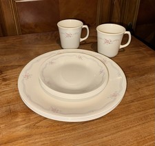 Servizio piatti colazione