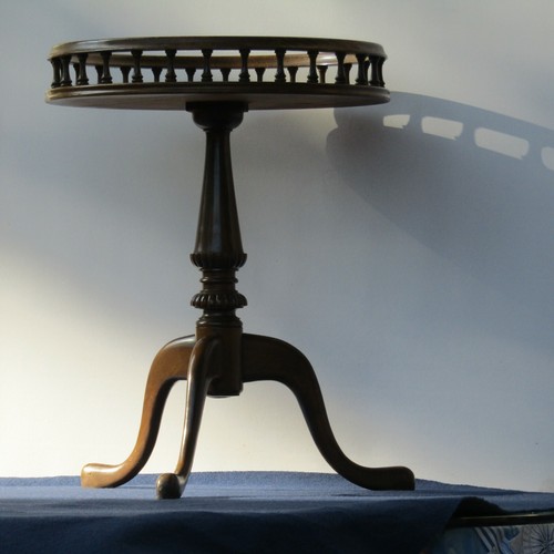 Tavolino forma rotonda - di,