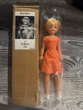 Bambola marilyn munster - bambola,