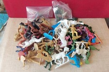 SOLDATINI SCALA 1/32 LOTTO - CON QUALCHE ACCESSORIO MANCANTE - BUONE CONDIZIONI.