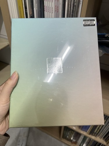 Ariana grande sweetener - ariana,