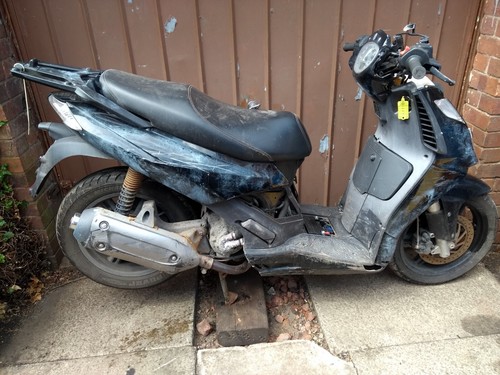 Bullone motore aprilia - motore,