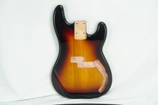 Corpo basso elettrico in legno