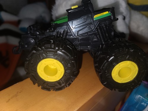 John deere tomy gator monster - john,