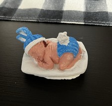 BOMBONIERA STATUINA NASCITA BIMBO BABY AZZURRO IN GESSO