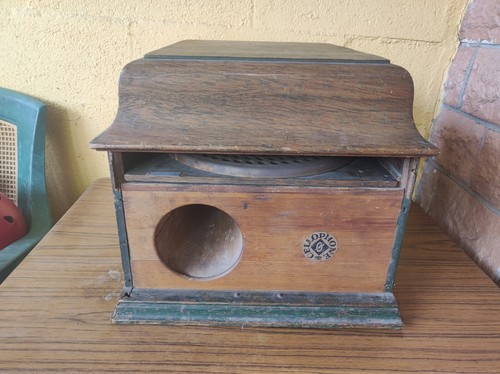 Antico grammofono pupo - grammofono,