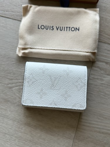 Louis vuitton busta taiga - louis,