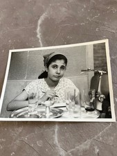 Foto  ragazza vespa faro basso Villanova 1951epoca fotografia