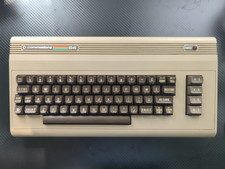 Lotto Commodore 64! Joystick, manuali, lettore cassette, giochi testati e funzionanti
