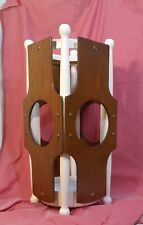 Portaombrelli anni 60 Italia in legno e plastica, altezza 54,5, lato 23,5. Le co