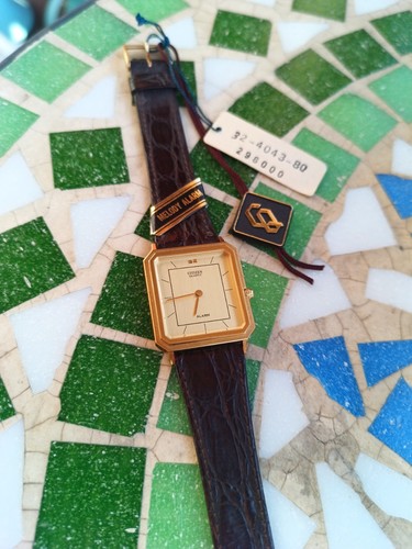 Vintage analogue quartz watch - quartz,