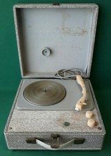 VECCHIO GIRADISCHI VINTAGE CGE PORTATILE A VALIGETTA MODELLO O116. RRR73