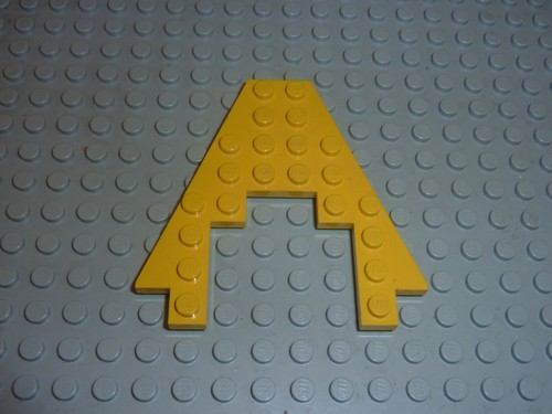 Lego pirates yellow - lego, x